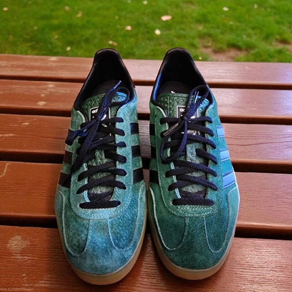 Adidas Men's Suede Green Gazelle Gum Bottoms Sneakers Sz 8.5 - Picture 1 of 12
